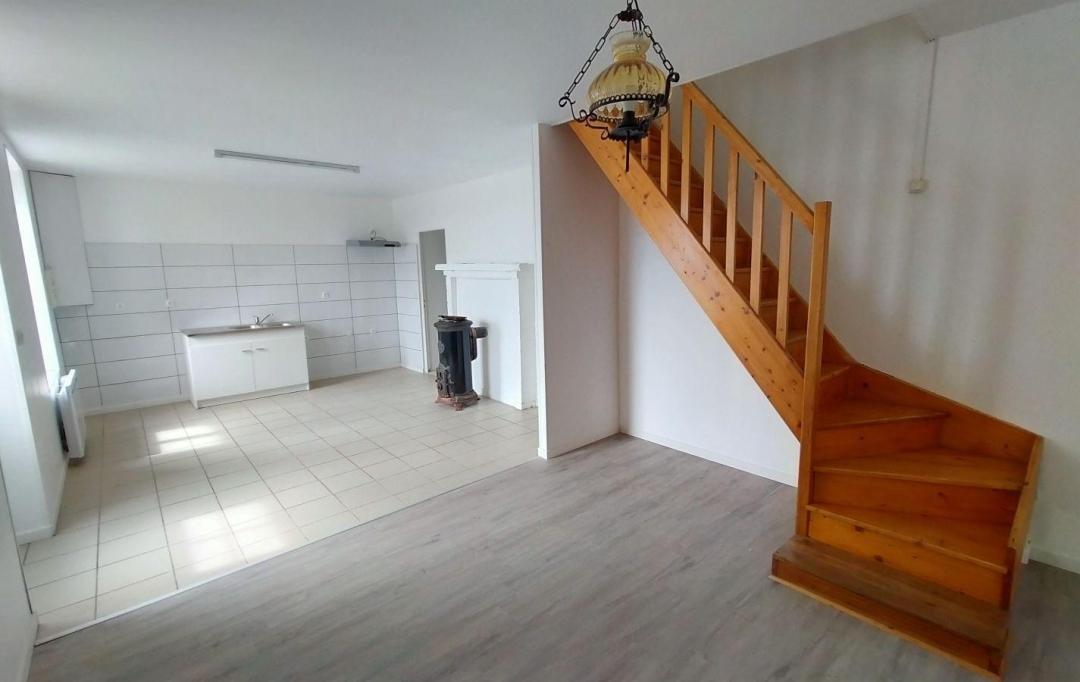 Immobilier des Deux Rives : Maison / Villa | BAIS (53160) | 71 m2 | 450 € 