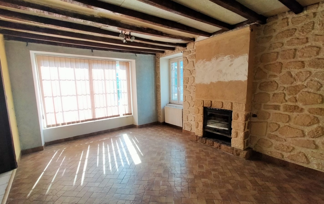 Immobilier des Deux Rives : Maison / Villa | LA CHAPELLE-AU-RIBOUL (53440) | 103 m2 | 38 600 € 