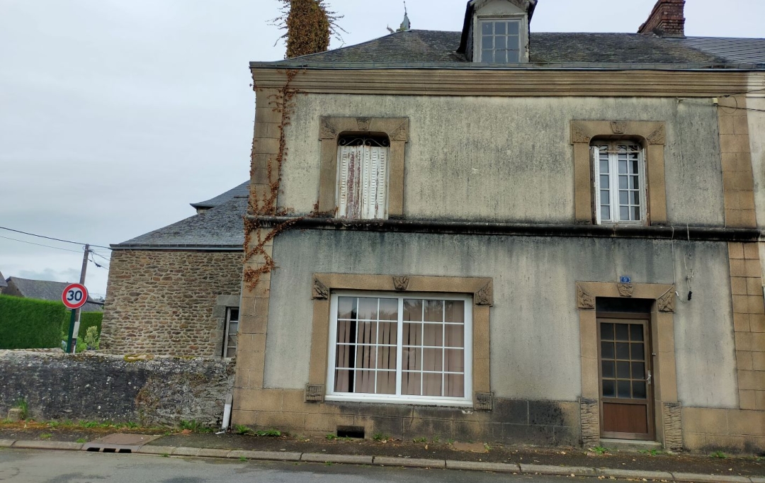 Immobilier des Deux Rives : Maison / Villa | LA CHAPELLE-AU-RIBOUL (53440) | 103 m2 | 38 600 € 